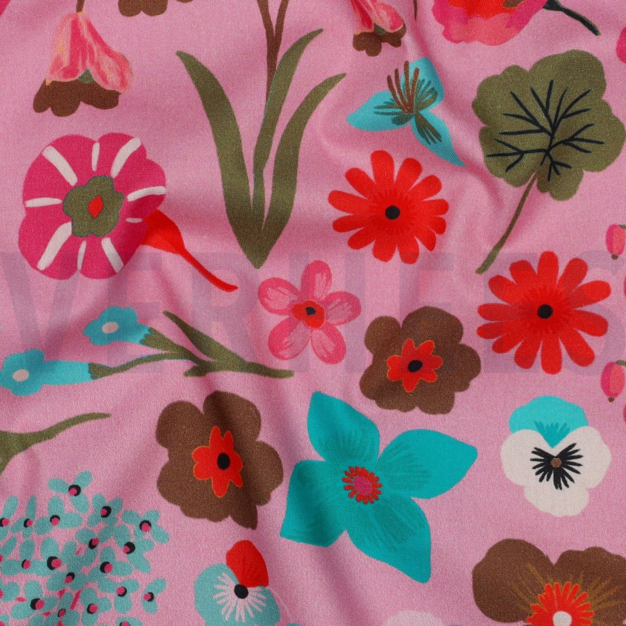 FINE POPLIN DIGITAL MEADOW FLOWER NERIDA HANSEN LIGHT PINK (high resolution) #2