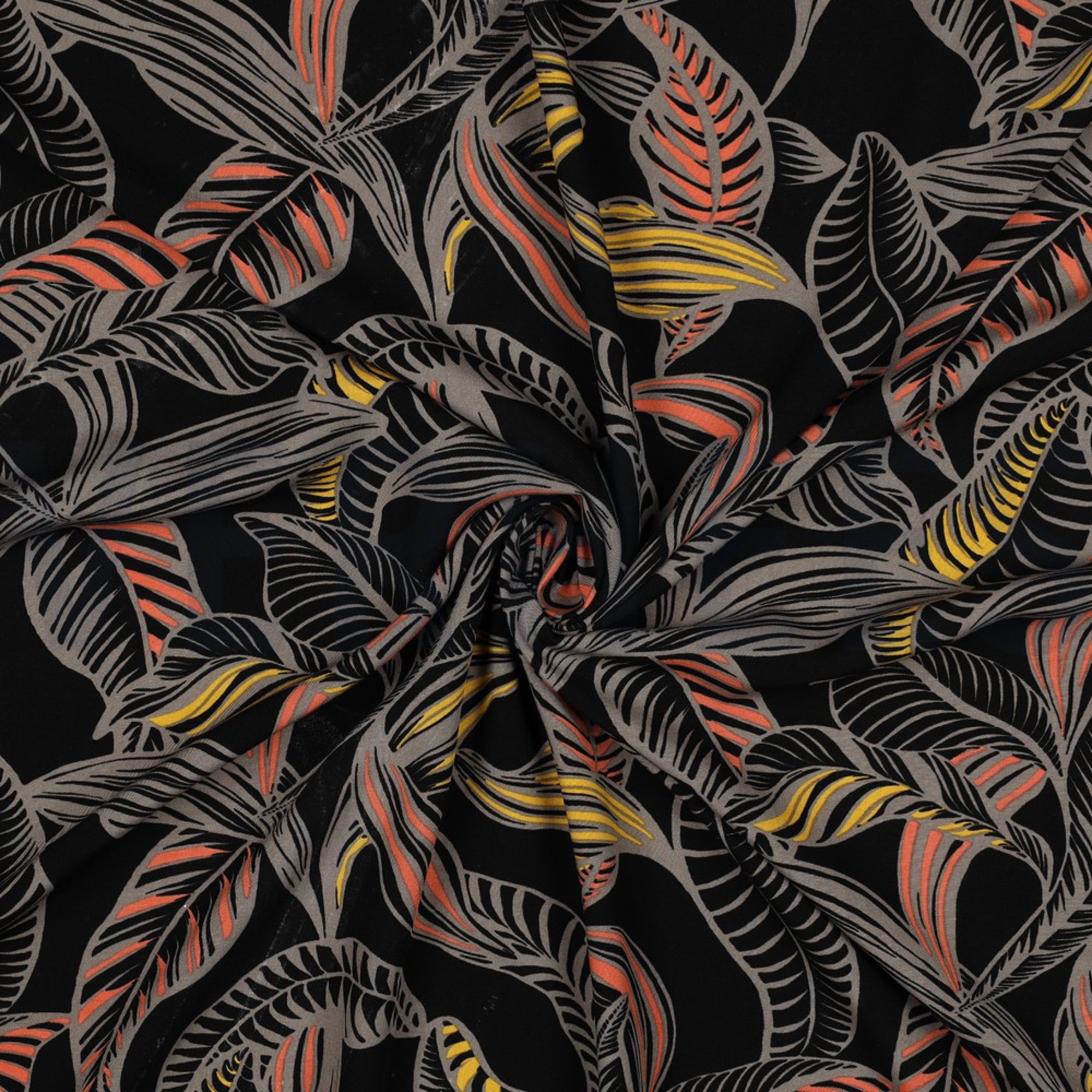 LENZING™ ECOVERO™ LEAVES BLACK (high resolution) #3