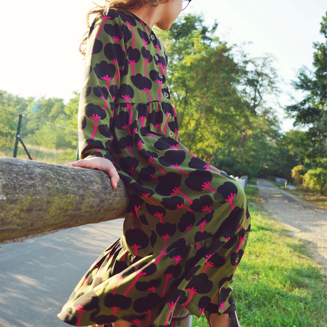 LENZING™ ECOVERO™ POPPIES NERIDA HANSEN PURPLE #5