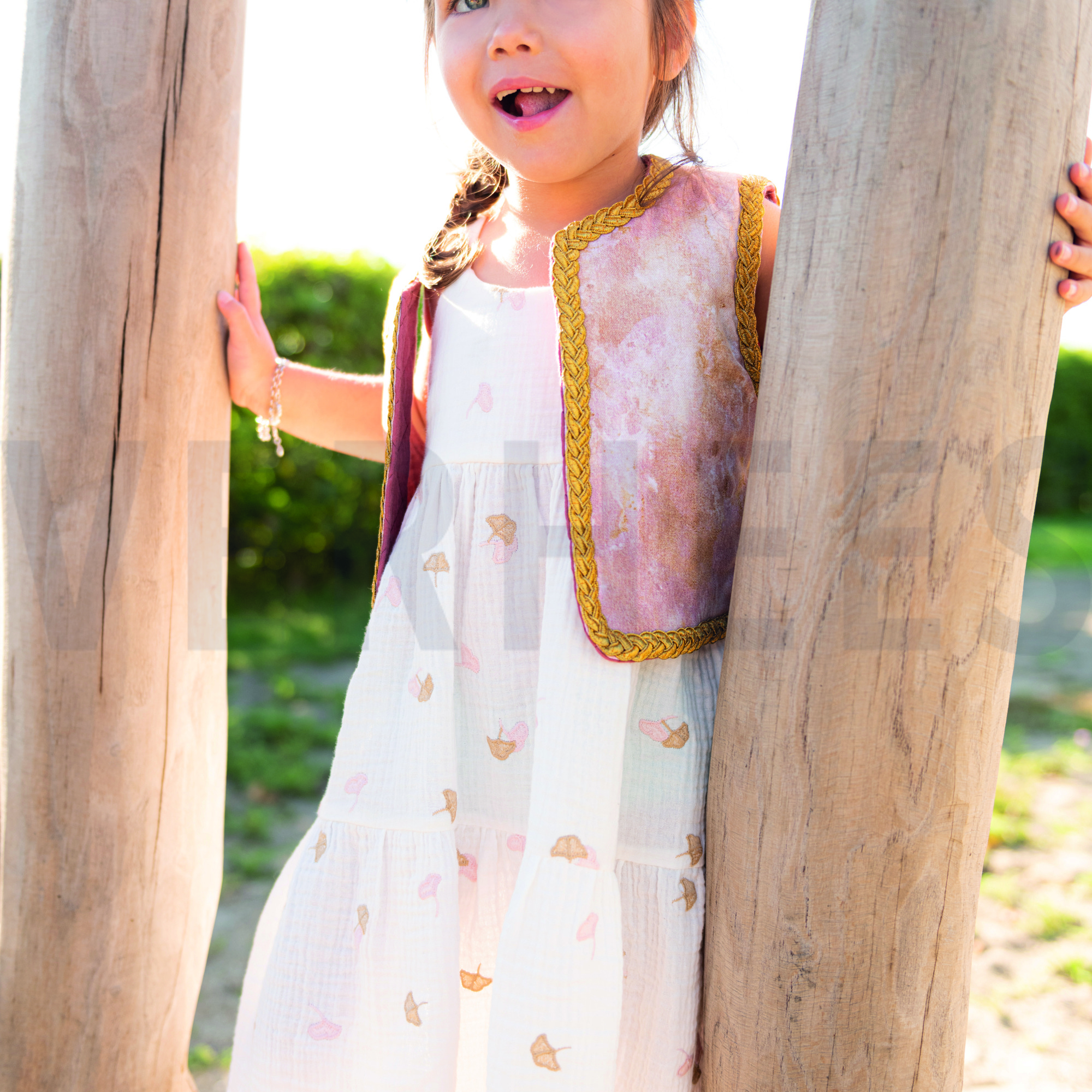 DOUBLE GAUZE EMBROIDERY LEAVES LIGHT SAND (high resolution) #5