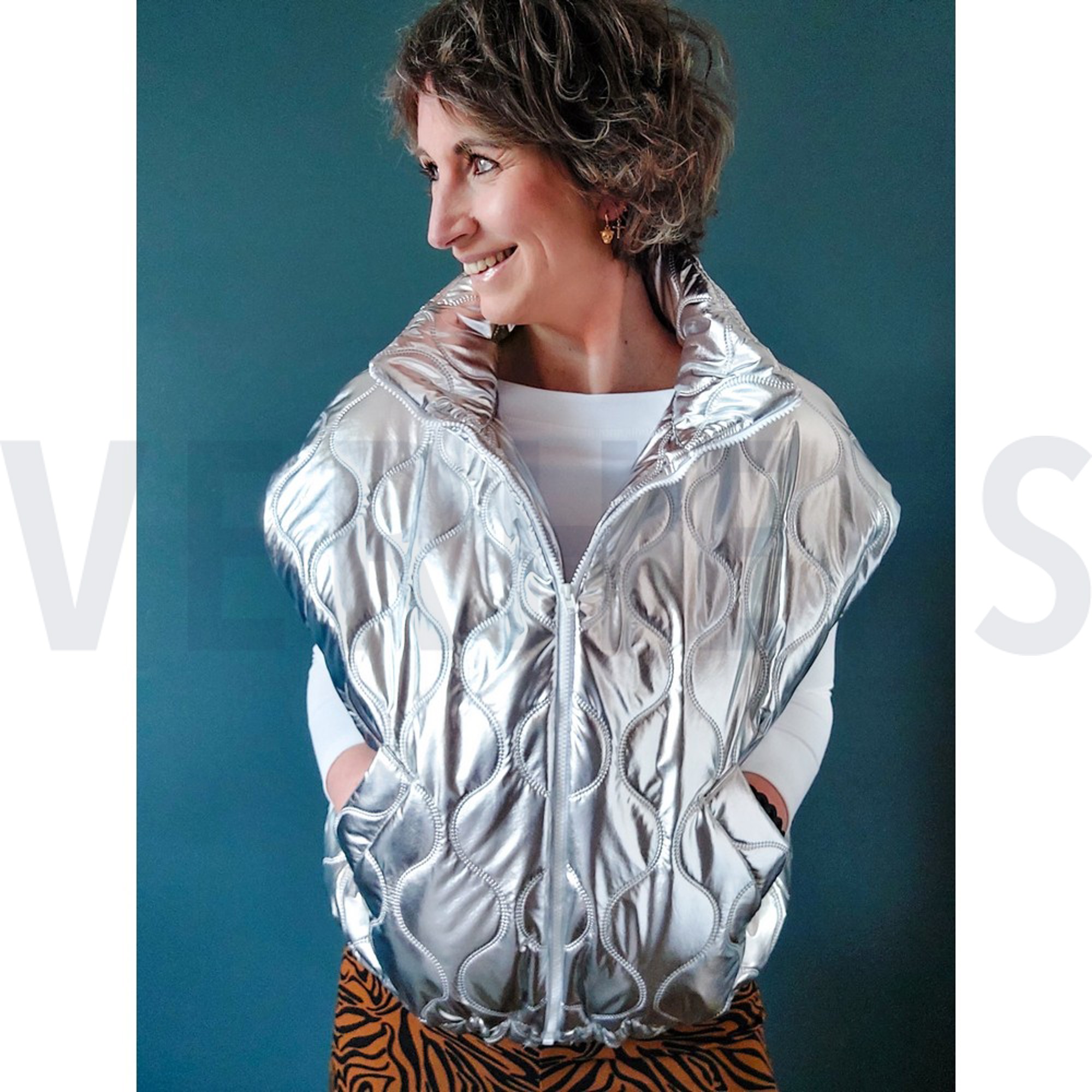 STEPPED EMBOSSE SILVER (high resolution) #6