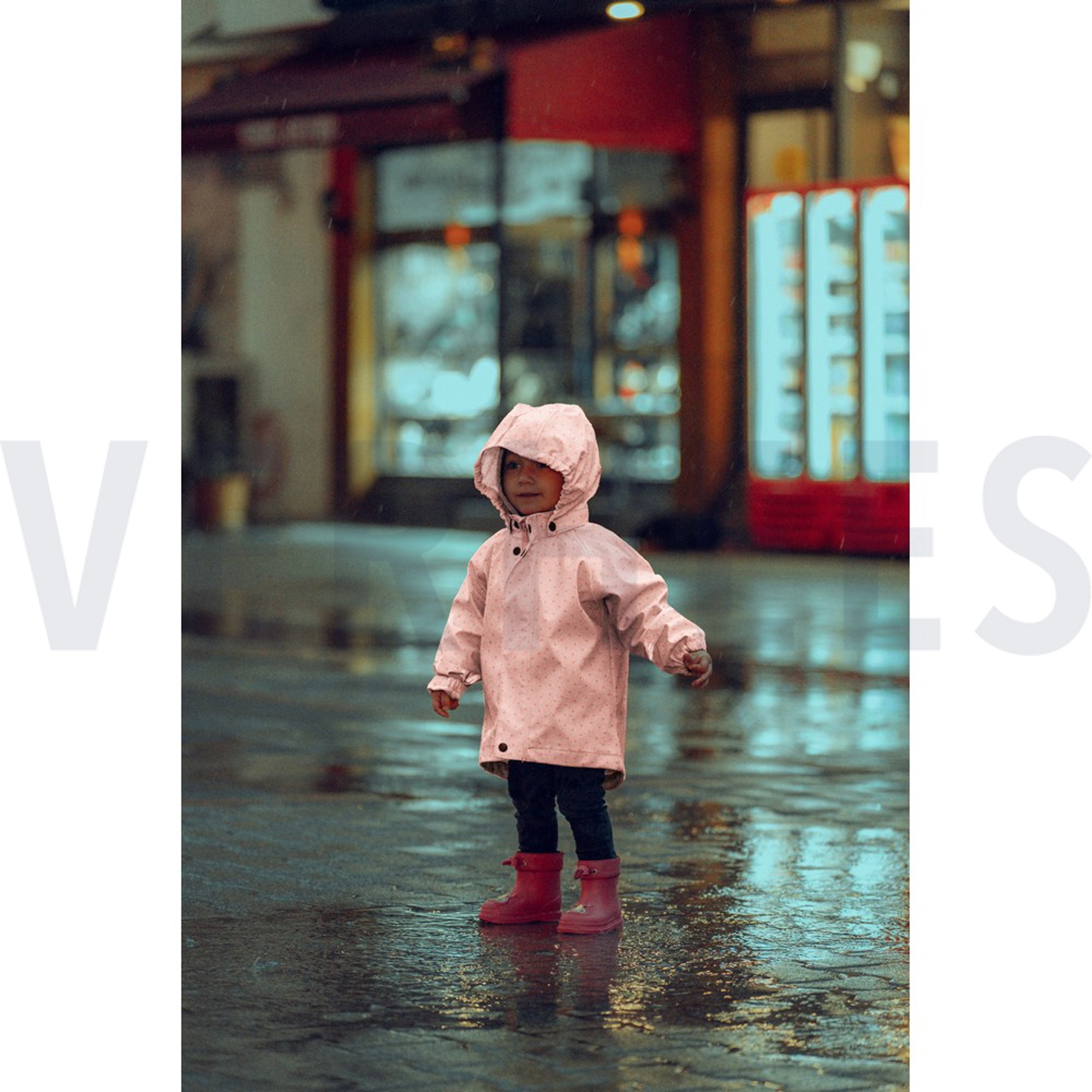 RAINCOAT DOTS PINK (high resolution) #7