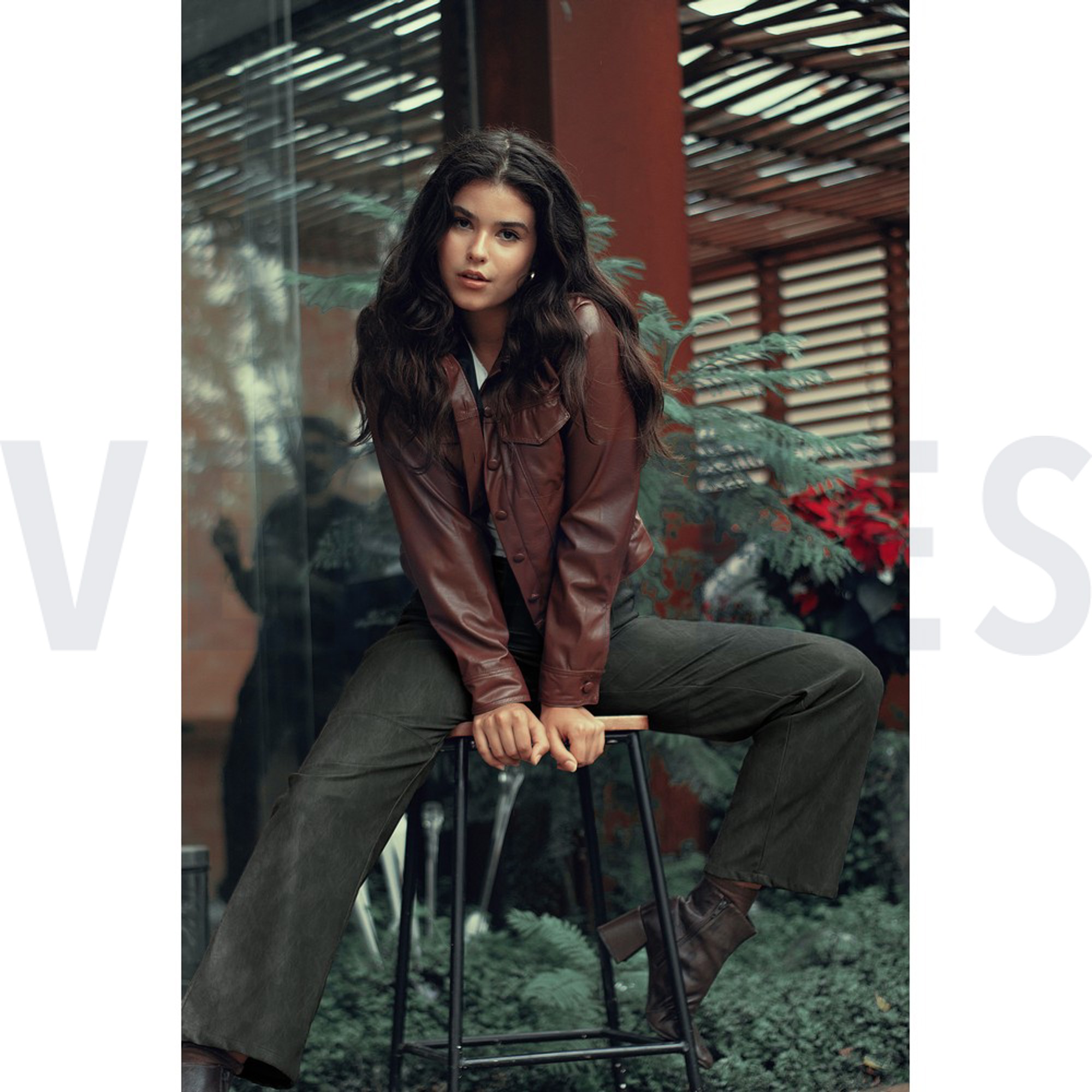 FAUX LEATHER SHINY STRETCH TAUPE (high resolution) #7