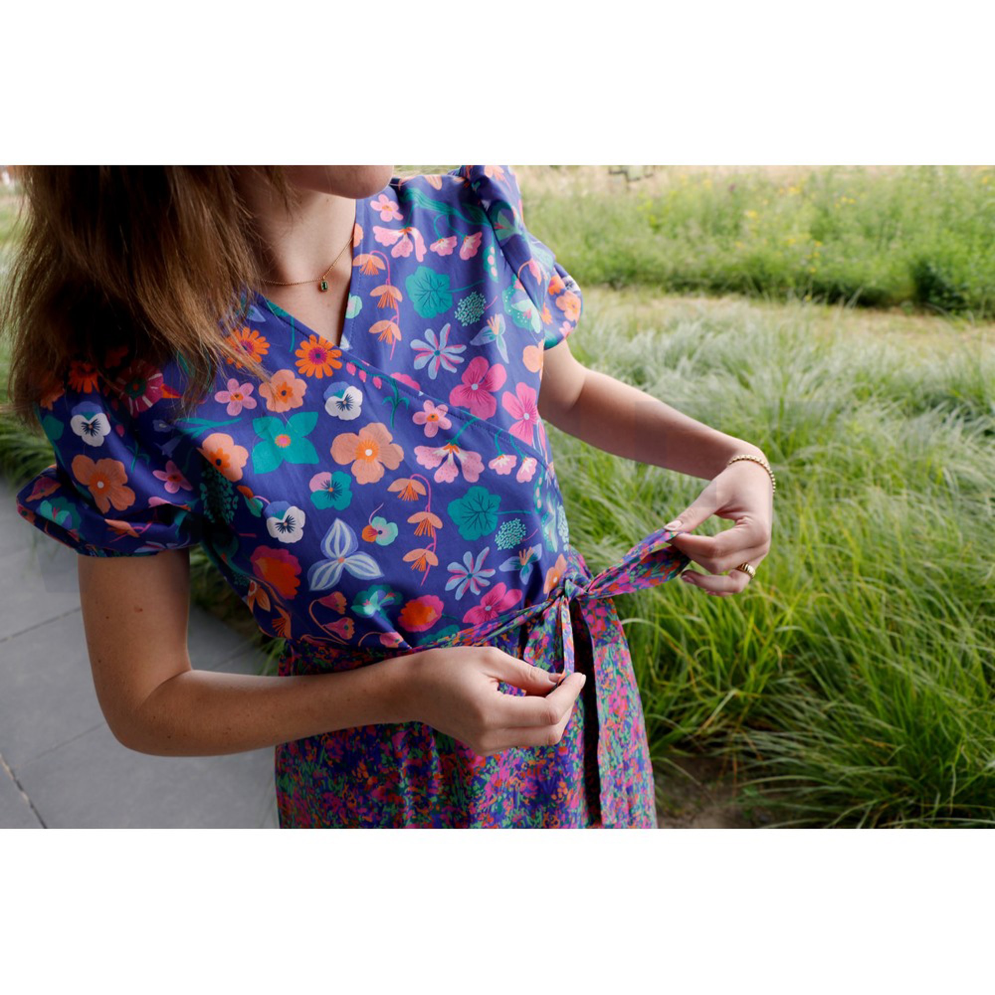 FINE POPLIN DIGITAL MEADOW FLOWER NERIDA HANSEN DARK PURPLE (high resolution) #7