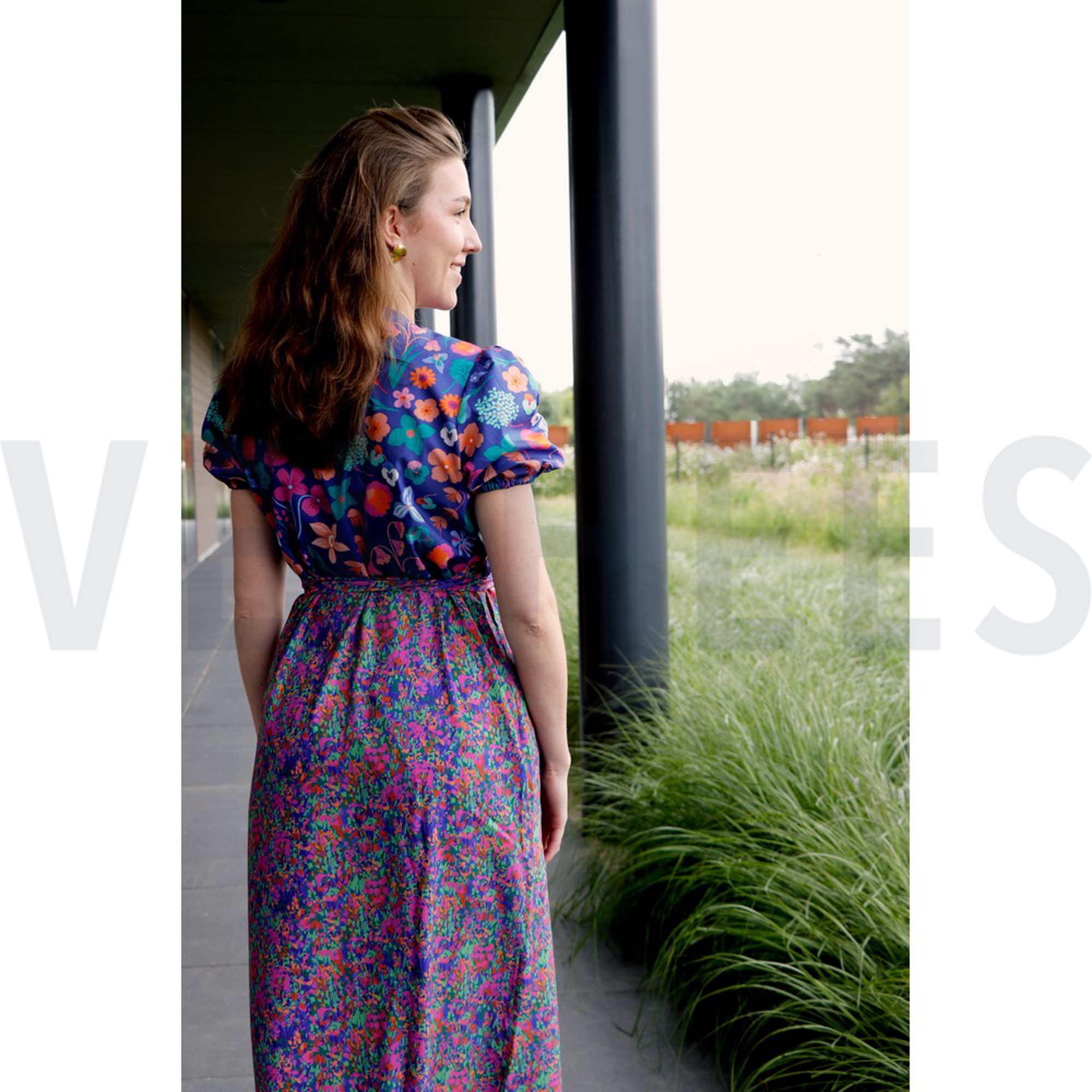 LENZING ECOVERO DIGITAL COLOURFUL GARDEN NERIDA HANSEN PLUM (high resolution) #7
