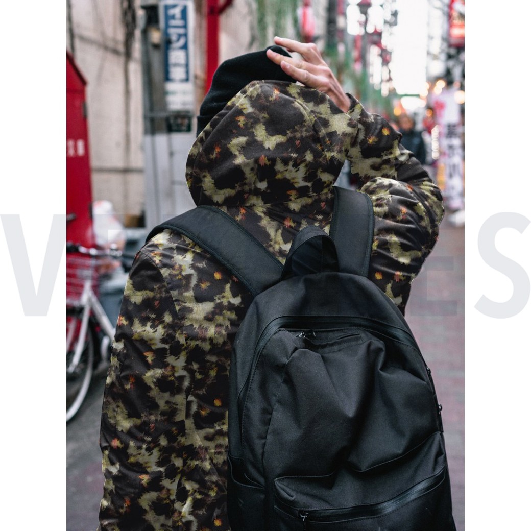 SOFTSHELL DIGITAL ABSTRACT BLACK #7