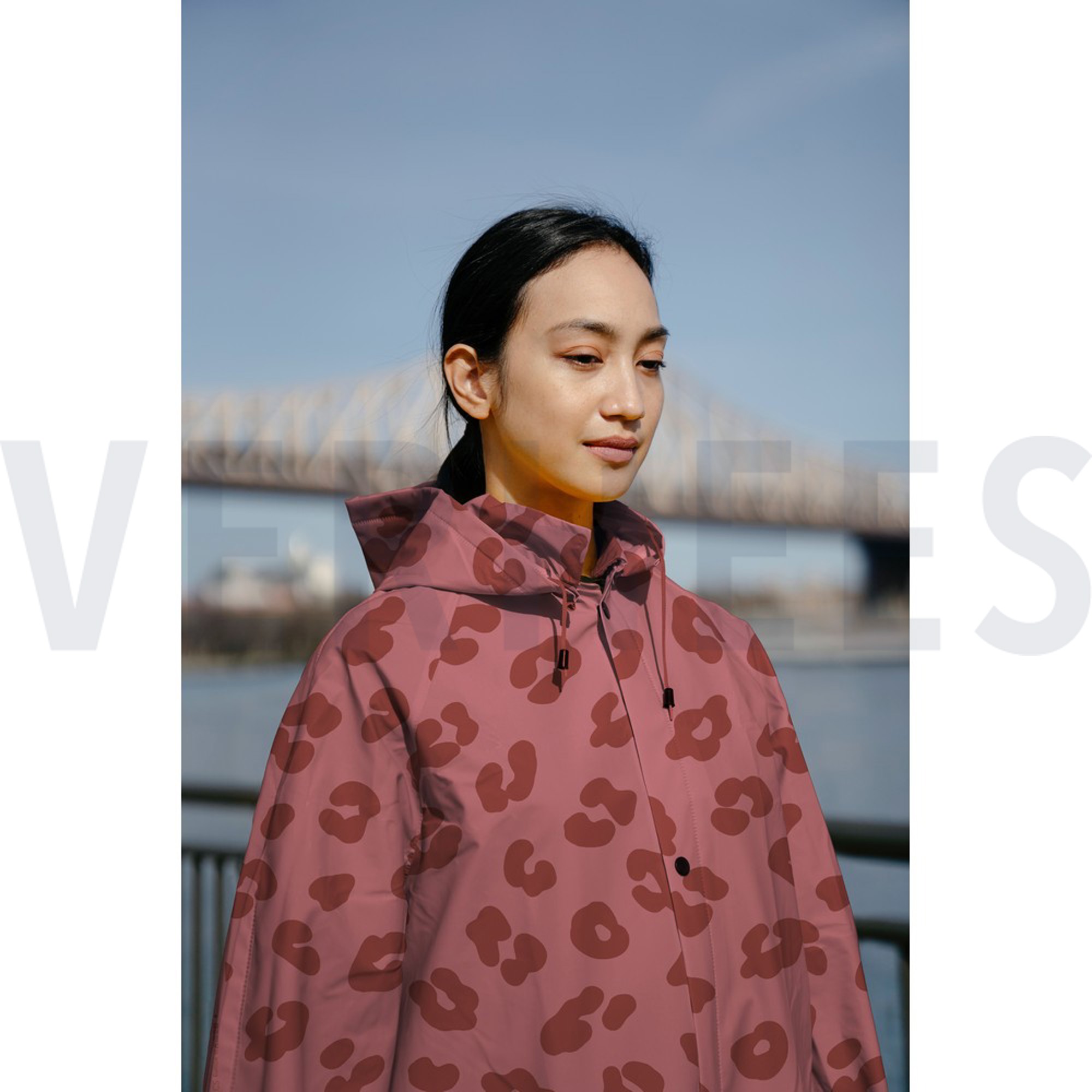RAINCOAT ANIMAL SKIN BORDEAUX (high resolution) #7